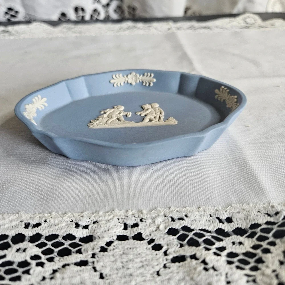 Wedgwood Jasperware Trinket Dish 4.25